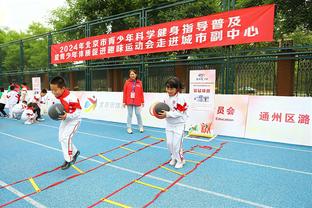 C罗全场数据：1球1助，10次射门5次射正，错失2次得分机会